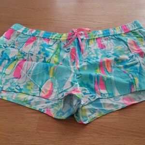 Lilly Pulitzer Run Around Shorts
